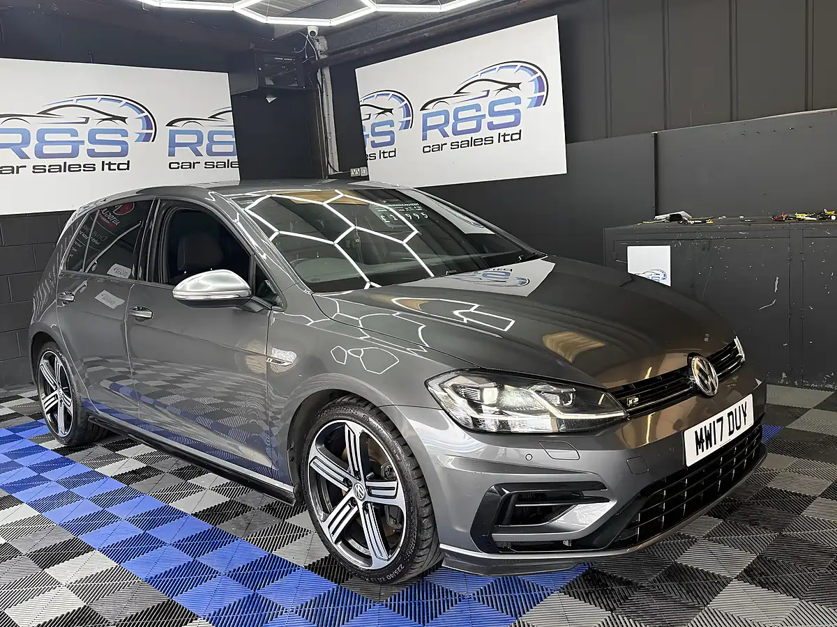 Used 2017 Volkswagen Golf R Indium Grey - Interior and Exterior details 4
