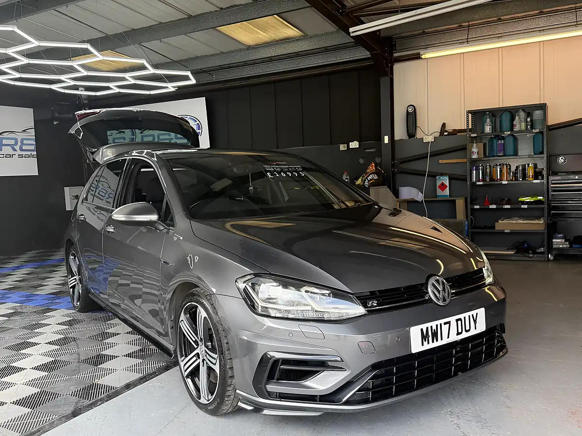 Used 2017 Volkswagen Golf R Indium Grey - Interior and Exterior details 5
