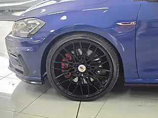 Used 2017 Volkswagen Golf R Lapiz Blue - Interior and Exterior details 18