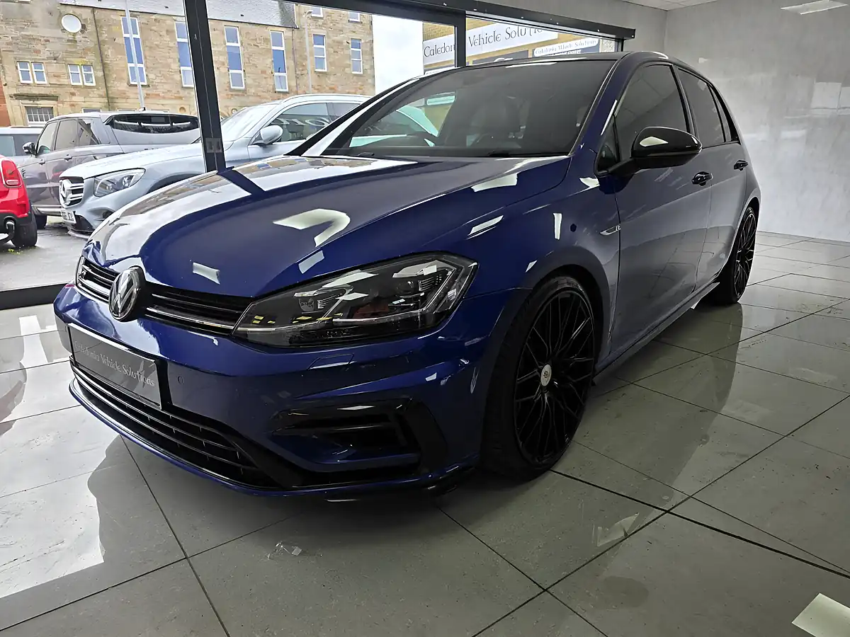 Used 2017 Volkswagen Golf R Lapiz Blue - Interior and Exterior details 19