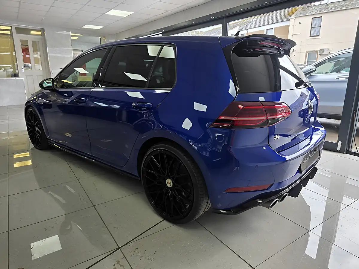 Used 2017 Volkswagen Golf R Lapiz Blue - Interior and Exterior details 4