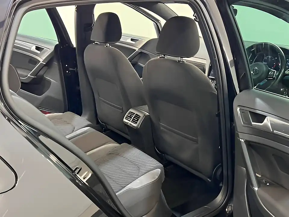 Used 2017 Volkswagen Golf R-Line Deep Black - Interior and Exterior details 15