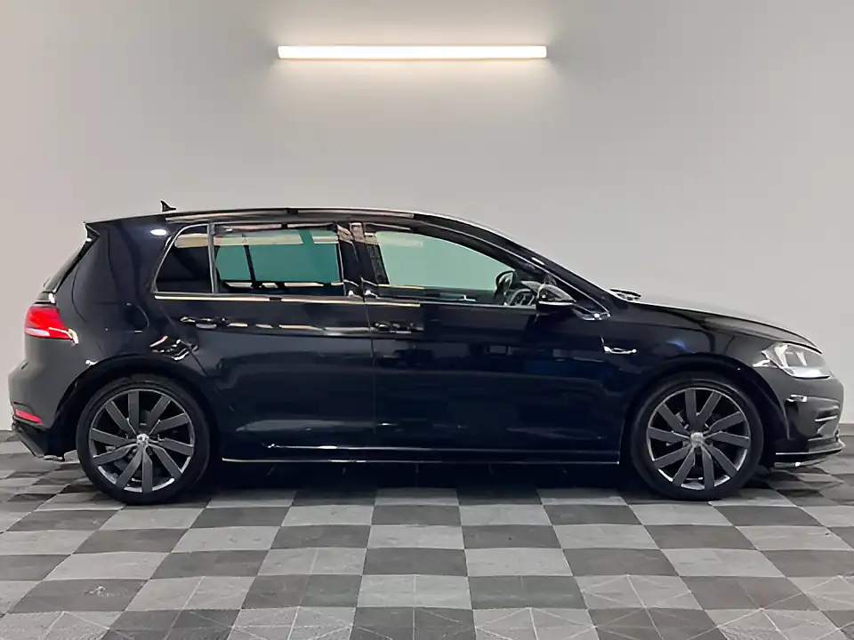 Used 2017 Volkswagen Golf R-Line Deep Black - Interior and Exterior details 2
