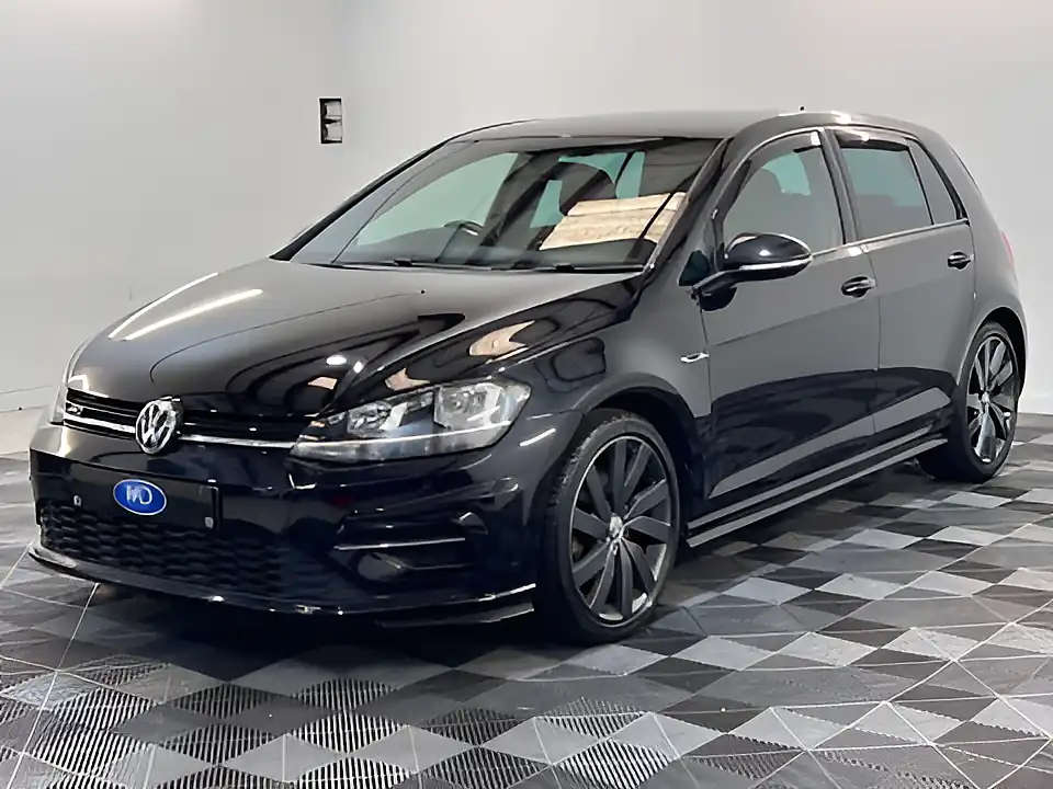 Used 2017 Volkswagen Golf R-Line Deep Black - Interior and Exterior details 9