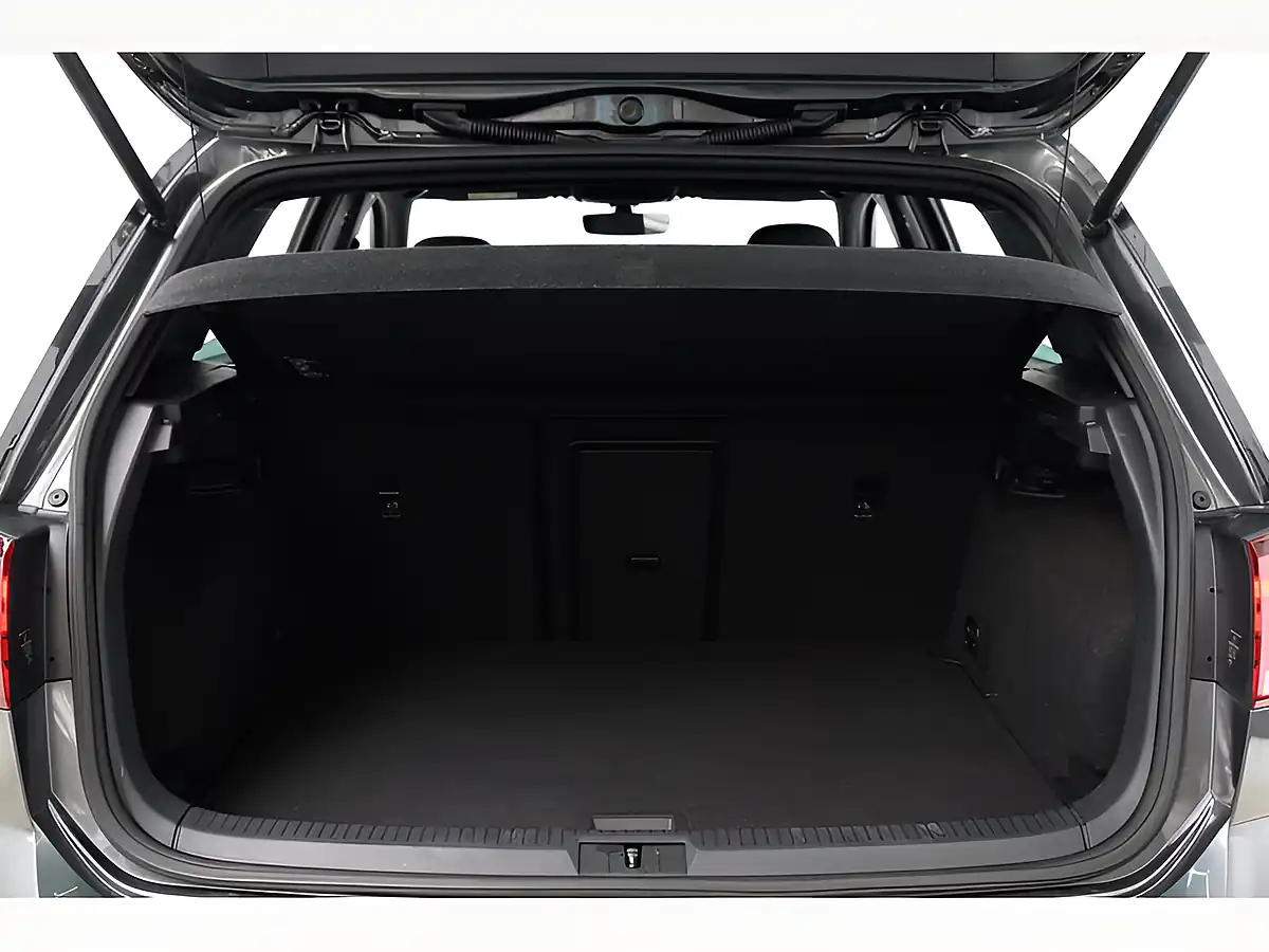 Used 2017 Volkswagen Golf R-Line Grey - Interior and Exterior details 15