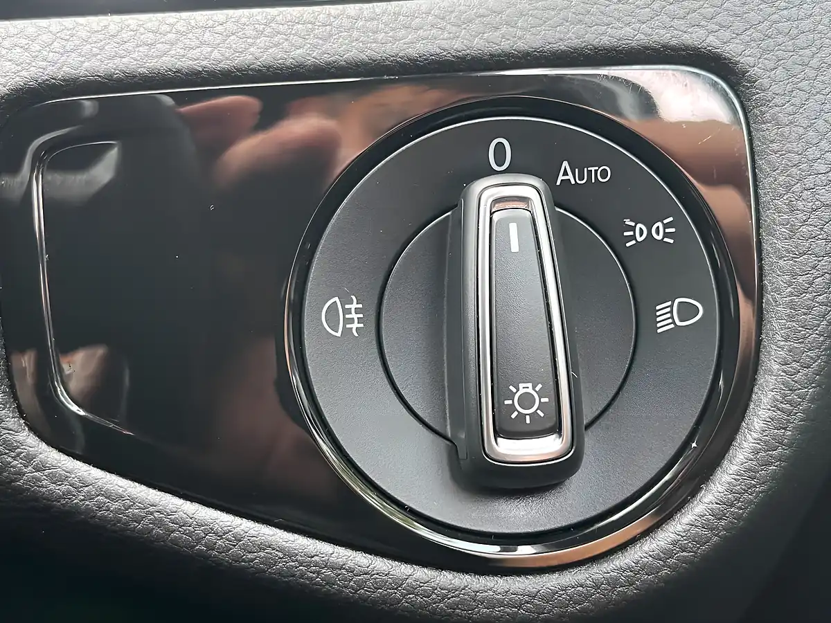 Used 2017 Volkswagen Golf R-Line Silver - Interior and Exterior details 15