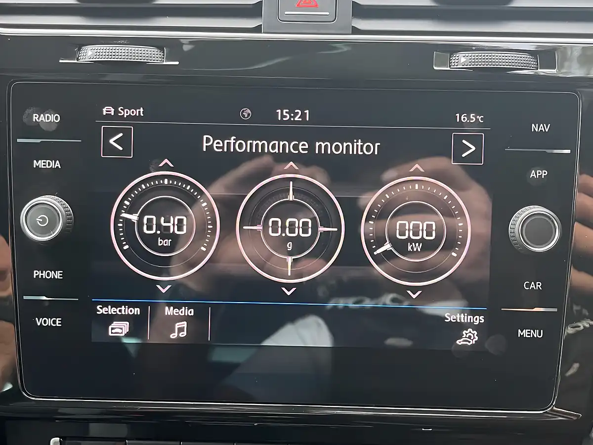 Used 2017 Volkswagen Golf R-Line Silver - Interior and Exterior details 17