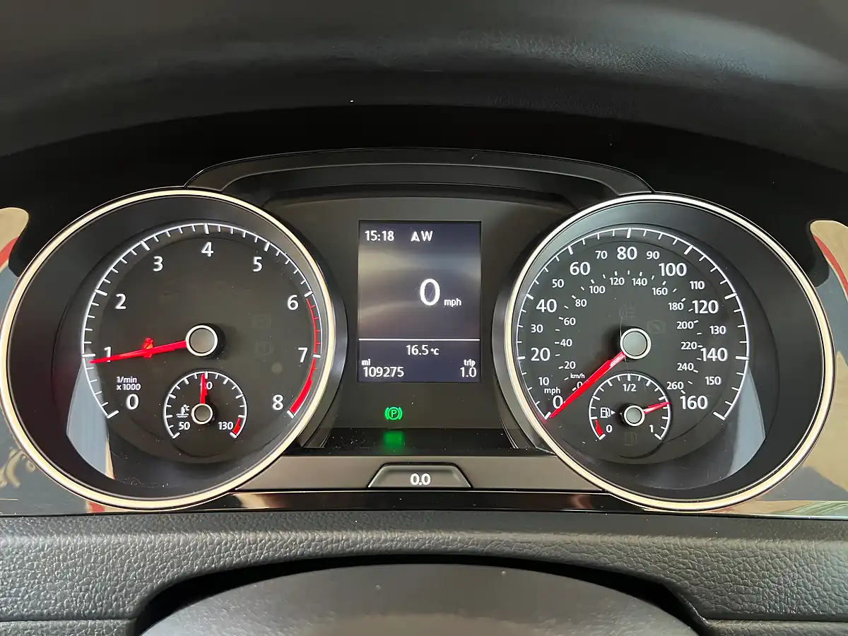 Used 2017 Volkswagen Golf R-Line Silver - Interior and Exterior details 20