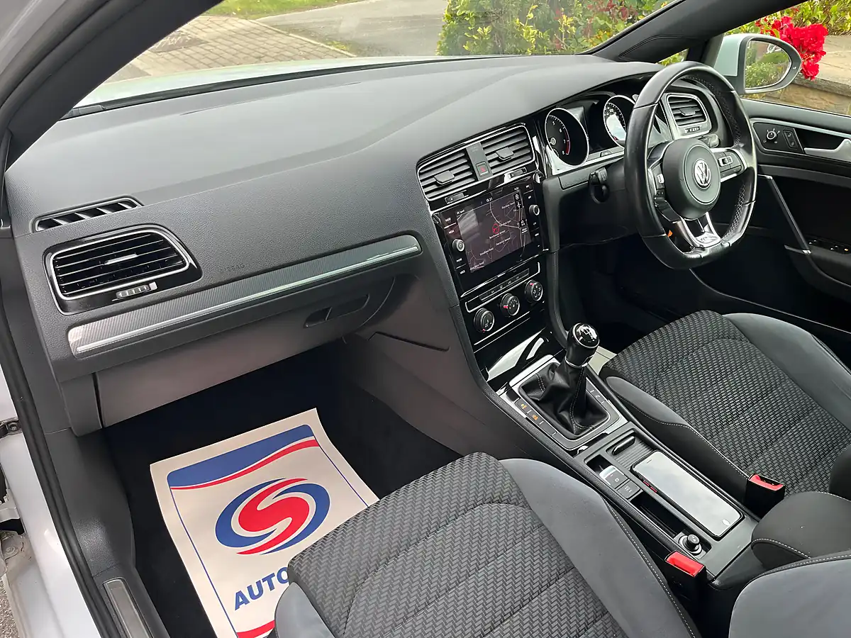 Used 2017 Volkswagen Golf R-Line Silver - Interior and Exterior details 3