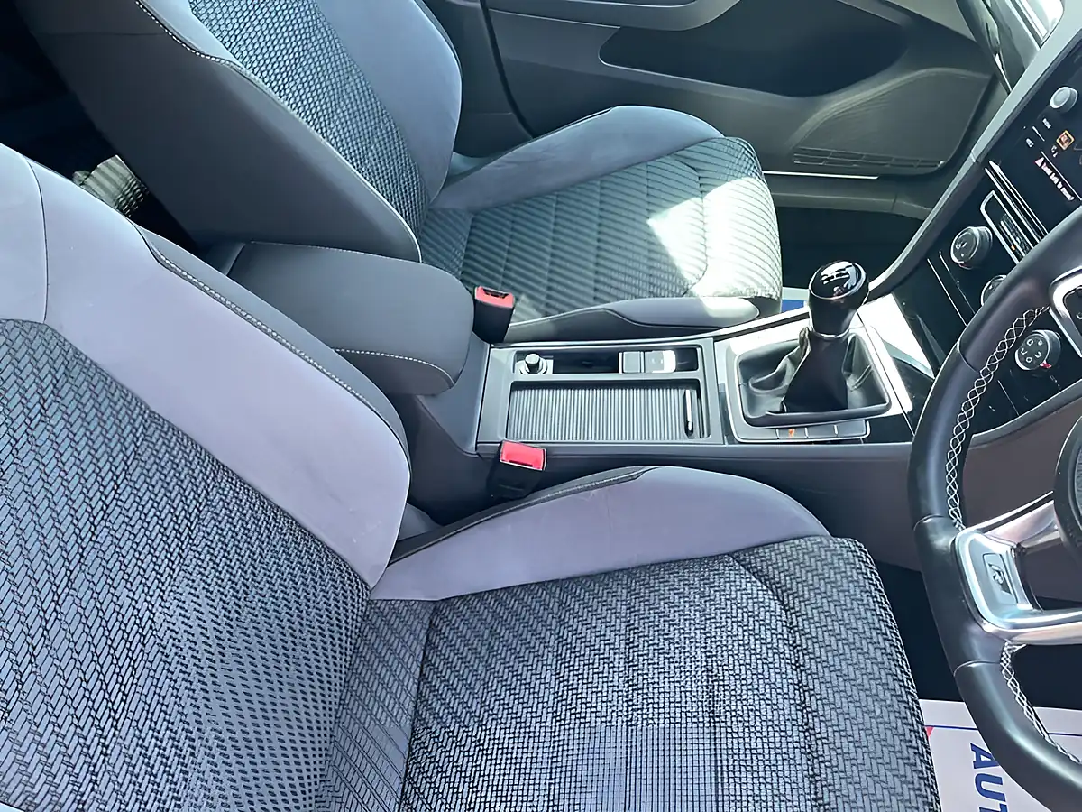 Used 2017 Volkswagen Golf R-Line White - Interior and Exterior details 13