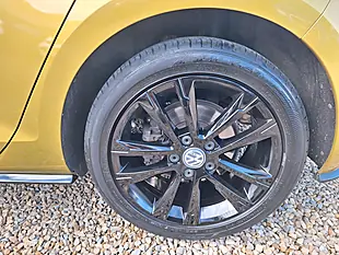 Used 2017 Volkswagen Golf R-Line Yellow - Interior and Exterior details 13