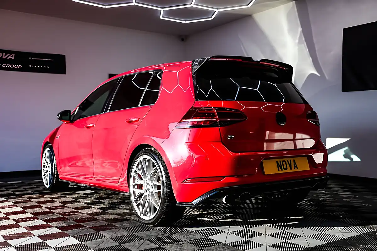 Used 2017 Volkswagen Golf R Red - Interior and Exterior details 12