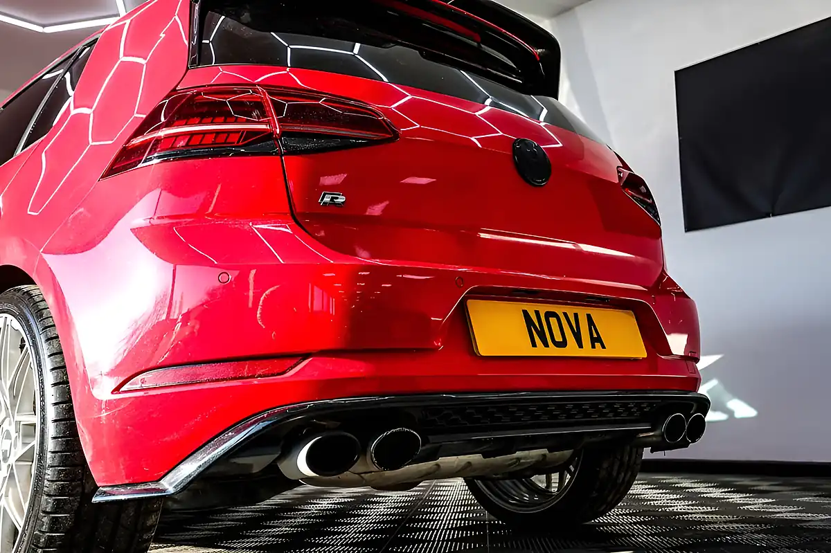Used 2017 Volkswagen Golf R Red - Interior and Exterior details 14