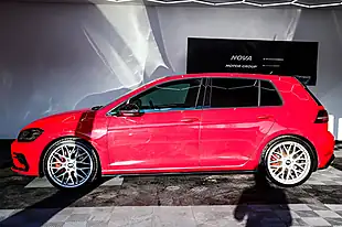 Used 2017 Volkswagen Golf R Red - Interior and Exterior details 6