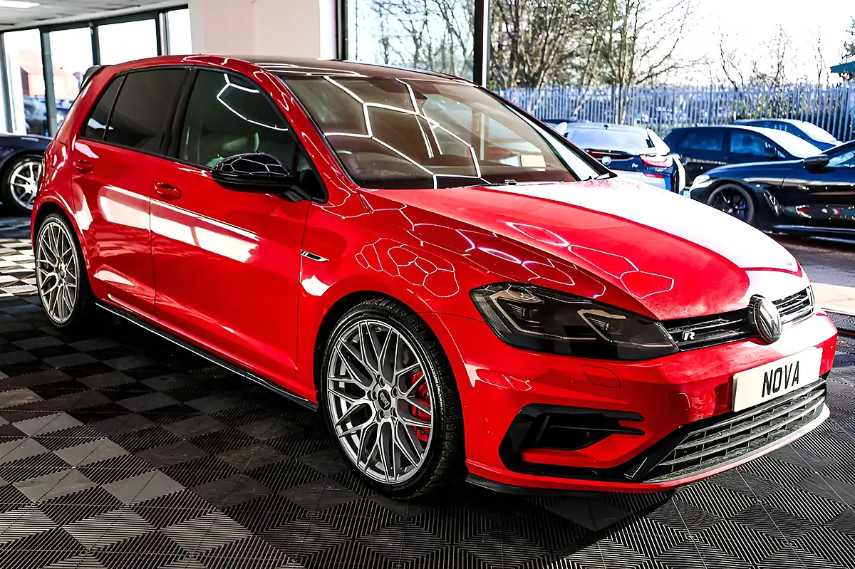 Used 2017 Volkswagen Golf R Red - Interior and Exterior details 9