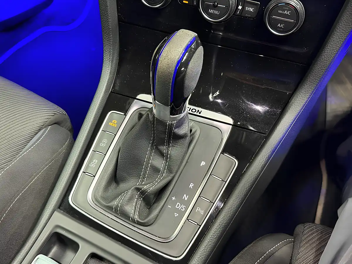 Used 2017 Volkswagen Golf R Silver - Interior and Exterior details 15