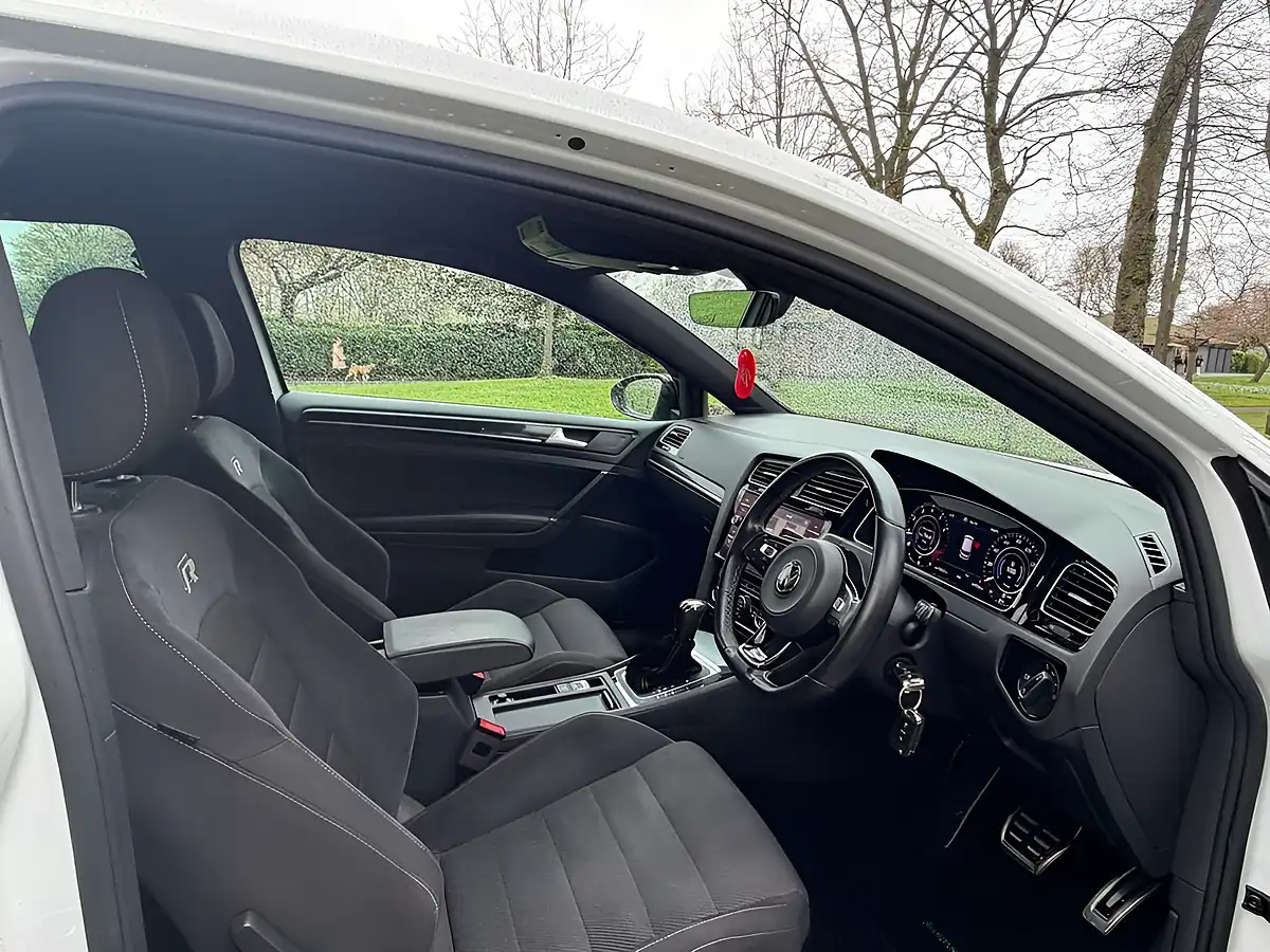 Used 2017 Volkswagen Golf R White - Interior and Exterior details 16