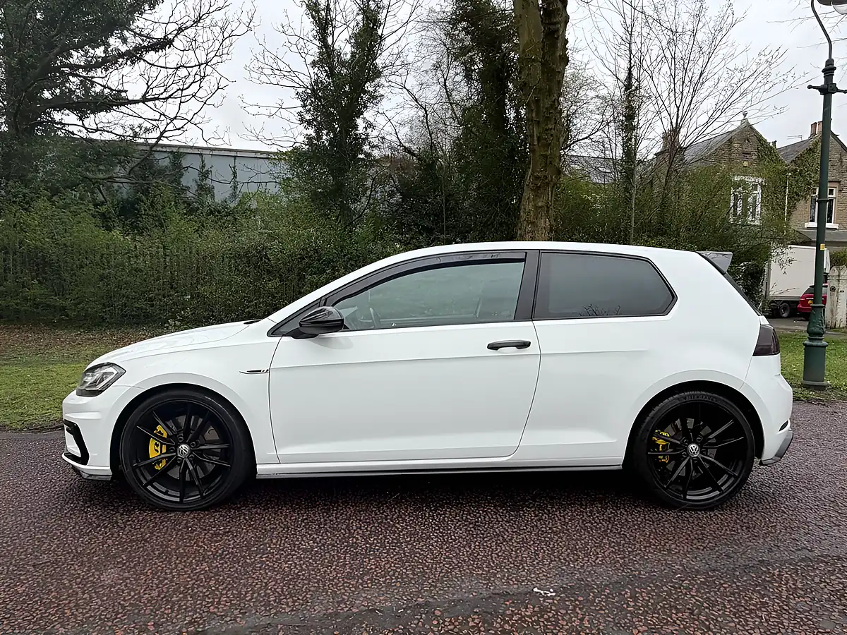 Used 2017 Volkswagen Golf R White - Interior and Exterior details 6