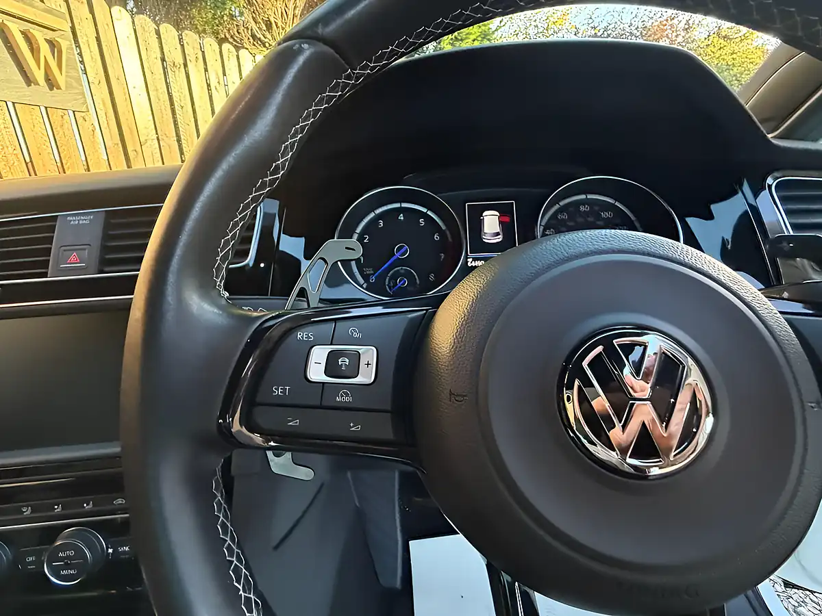 Used 2017 Volkswagen Golf R White - Interior and Exterior details 15