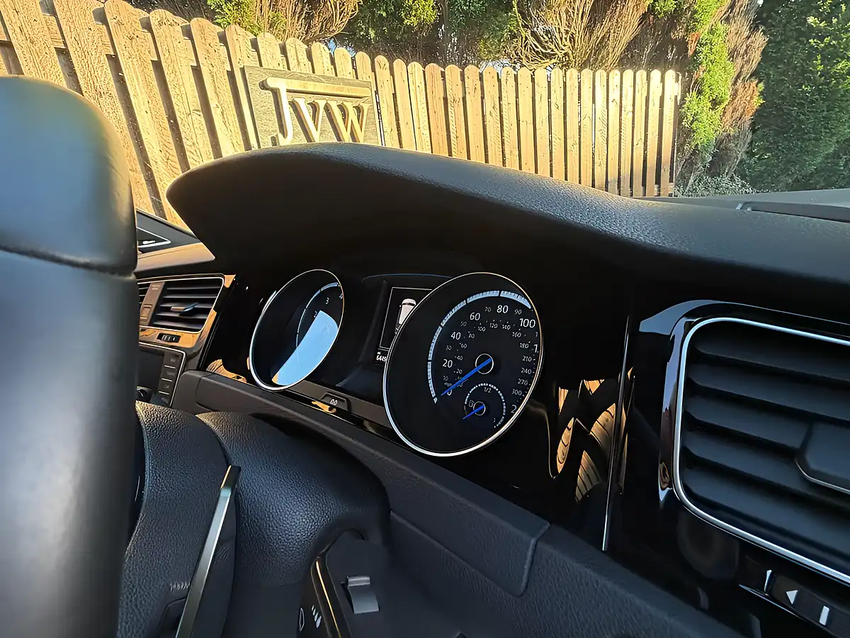 Used 2017 Volkswagen Golf R White - Interior and Exterior details 17
