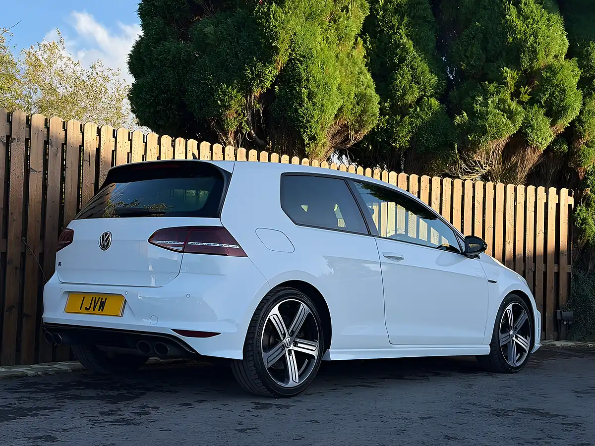 Used 2017 Volkswagen Golf R White - Interior and Exterior details 19