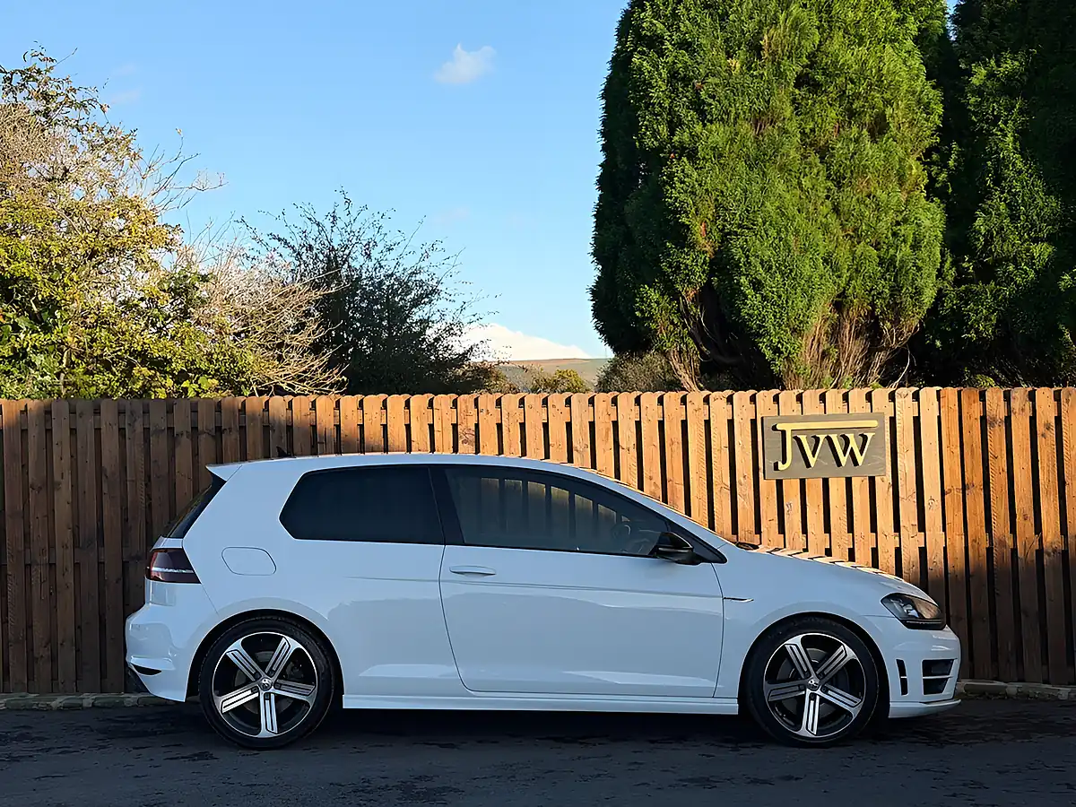 Used 2017 Volkswagen Golf R White - Interior and Exterior details 2