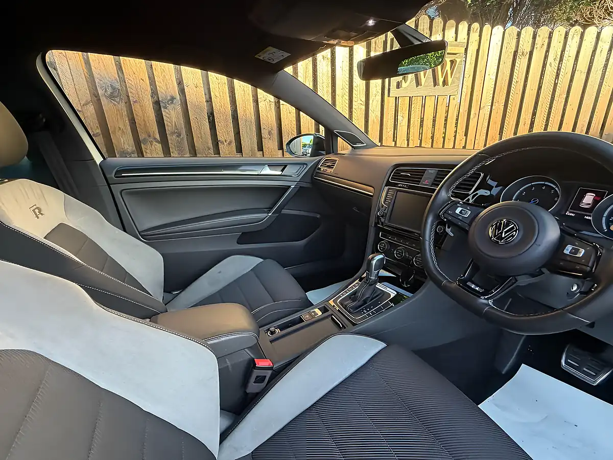 Used 2017 Volkswagen Golf R White - Interior and Exterior details 6