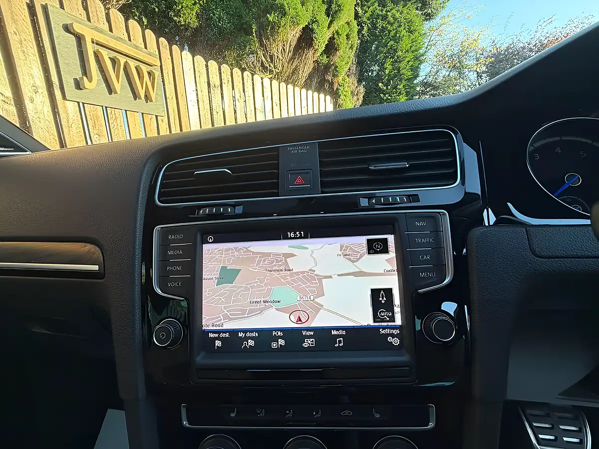 Used 2017 Volkswagen Golf R White - Interior and Exterior details 8