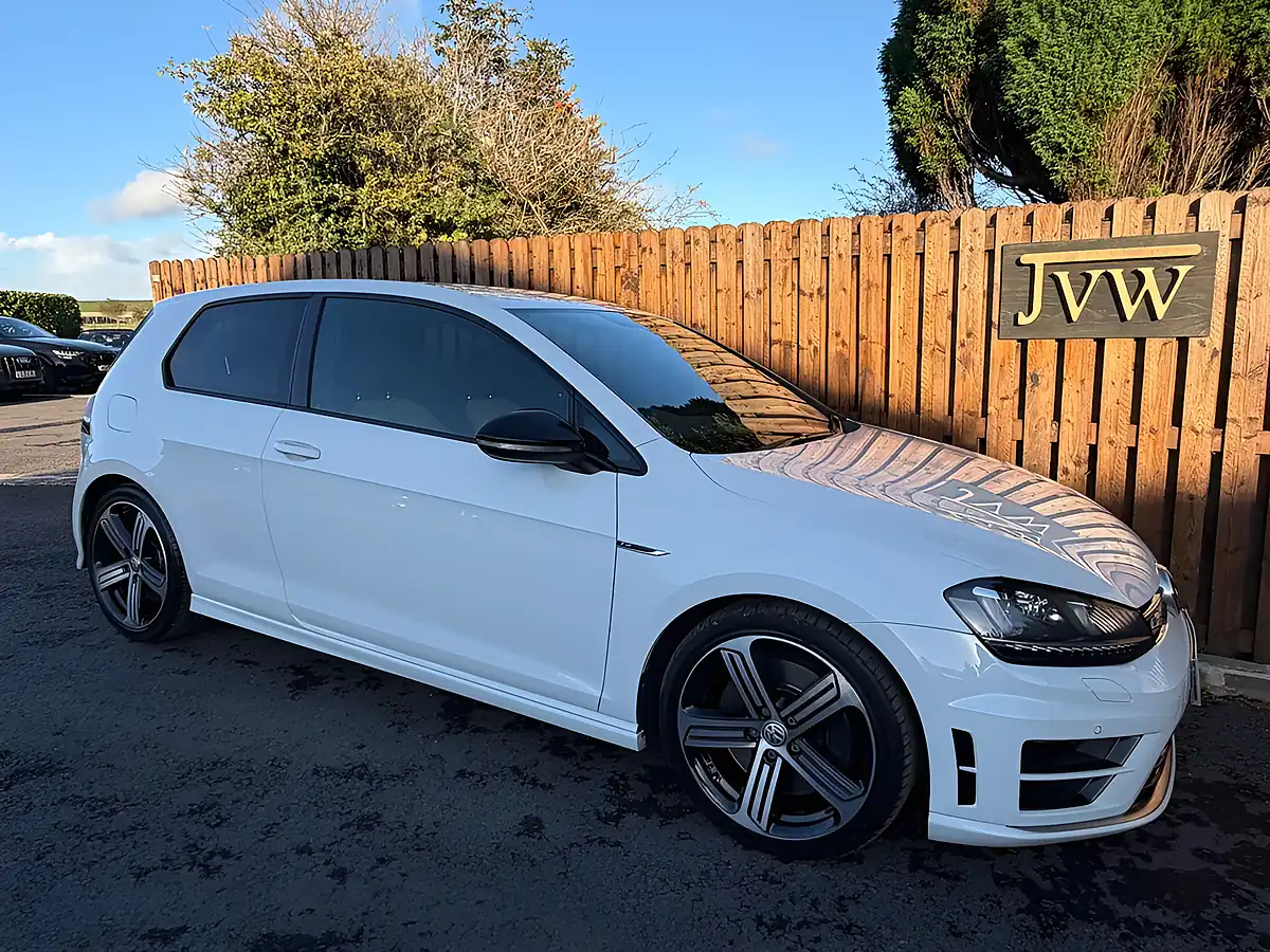 Used 2017 Volkswagen Golf R White - Interior and Exterior details 9
