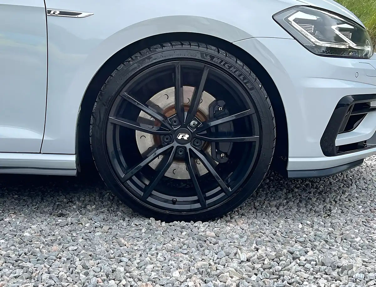 Used 2017 Volkswagen Golf R White Silver - Interior and Exterior details 10