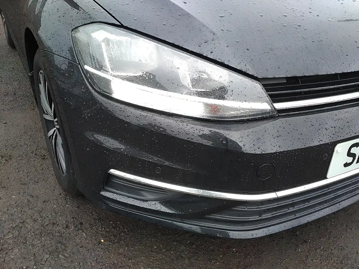 Used 2017 Volkswagen Golf Se Black - Interior and Exterior details 10