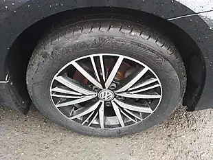Used 2017 Volkswagen Golf Se Black - Interior and Exterior details 11