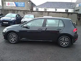 Used 2017 Volkswagen Golf Se Black - Interior and Exterior details 2