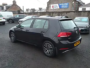 Used 2017 Volkswagen Golf Se Black - Interior and Exterior details 3