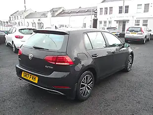 Used 2017 Volkswagen Golf Se Black - Interior and Exterior details 5