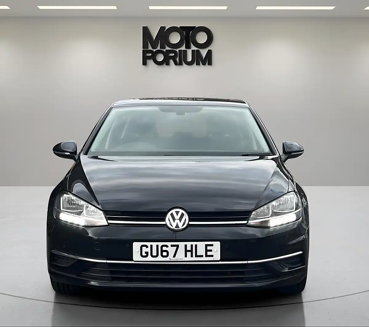 Used 2017 Volkswagen Golf Se Nav Black - Interior and Exterior details 4