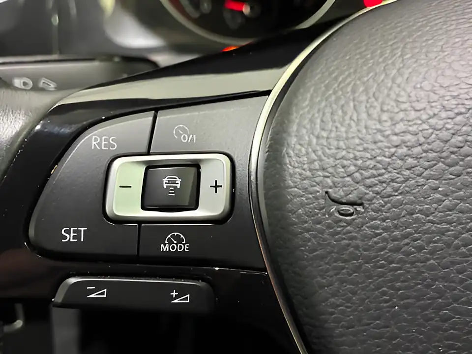 Used 2017 Volkswagen Golf Se Nav Black - Interior and Exterior details 13