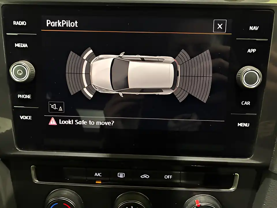 Used 2017 Volkswagen Golf Se Nav Black - Interior and Exterior details 15