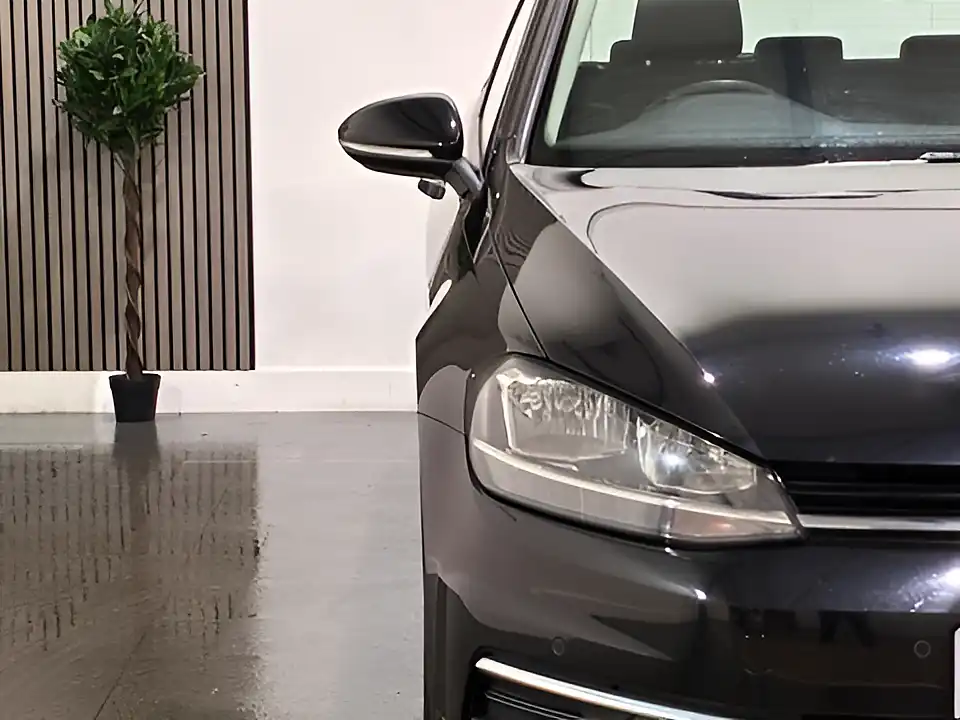 Used 2017 Volkswagen Golf Se Nav Black - Interior and Exterior details 17