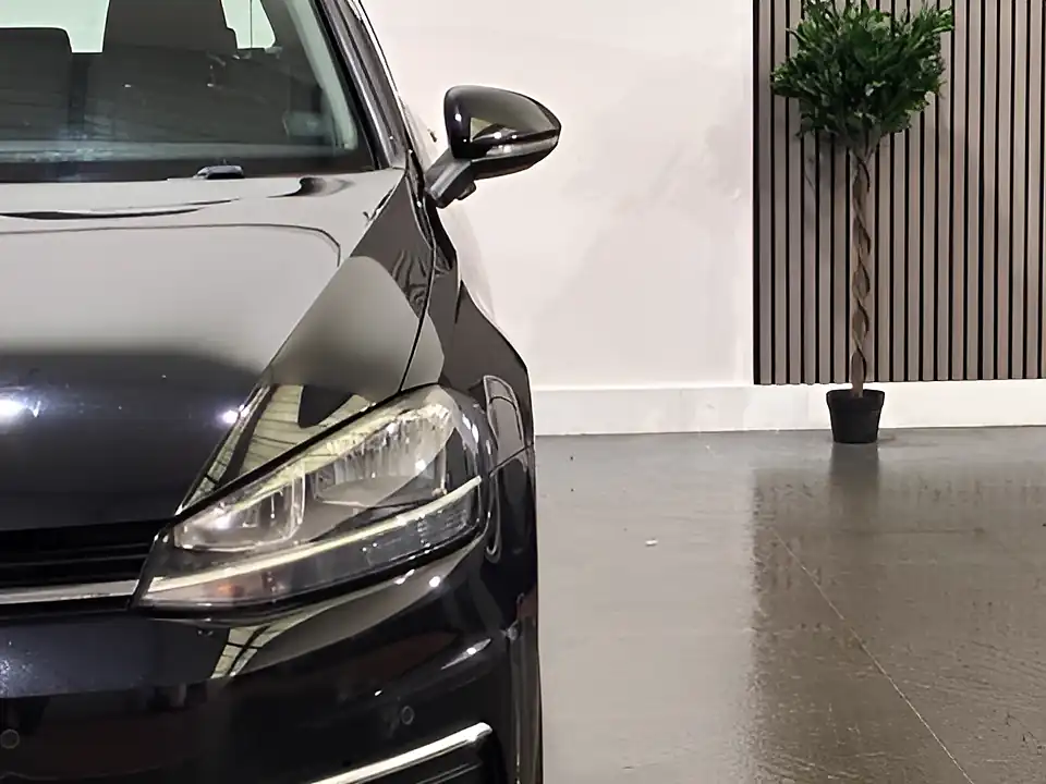 Used 2017 Volkswagen Golf Se Nav Black - Interior and Exterior details 5