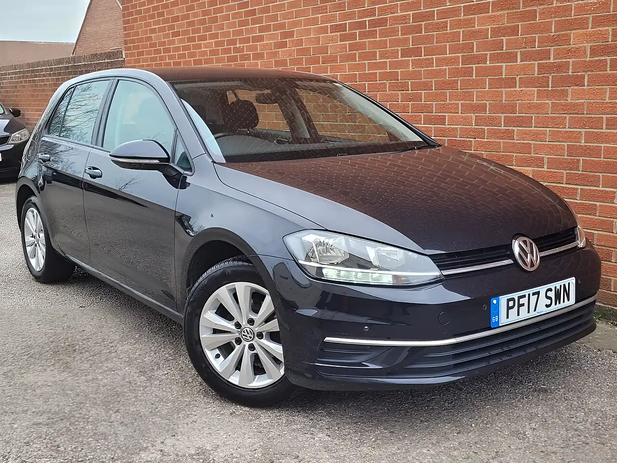 Used 2017 Volkswagen Golf Se Nav Black - Interior and Exterior details 10
