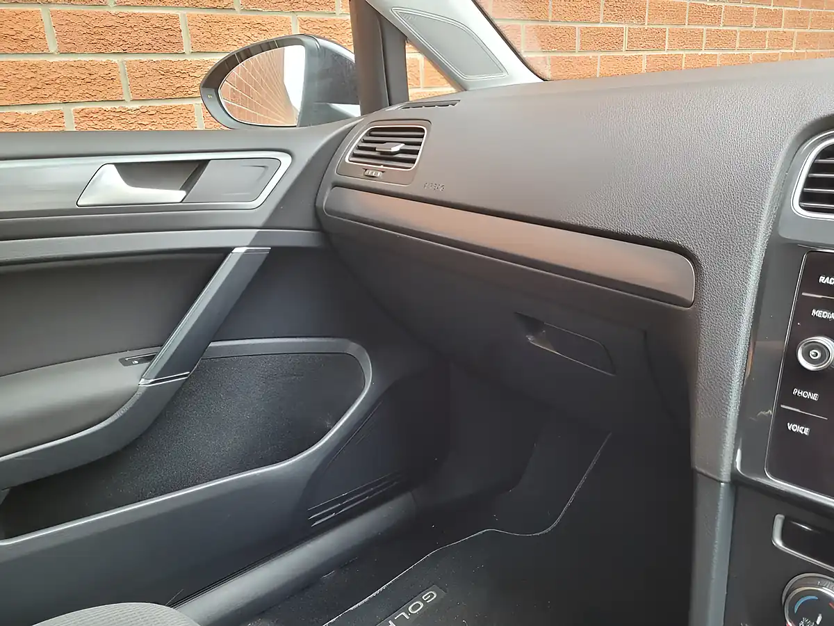 Used 2017 Volkswagen Golf Se Nav Black - Interior and Exterior details 19
