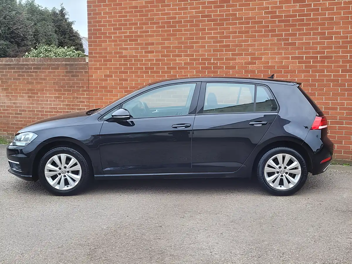 Used 2017 Volkswagen Golf Se Nav Black - Interior and Exterior details 2