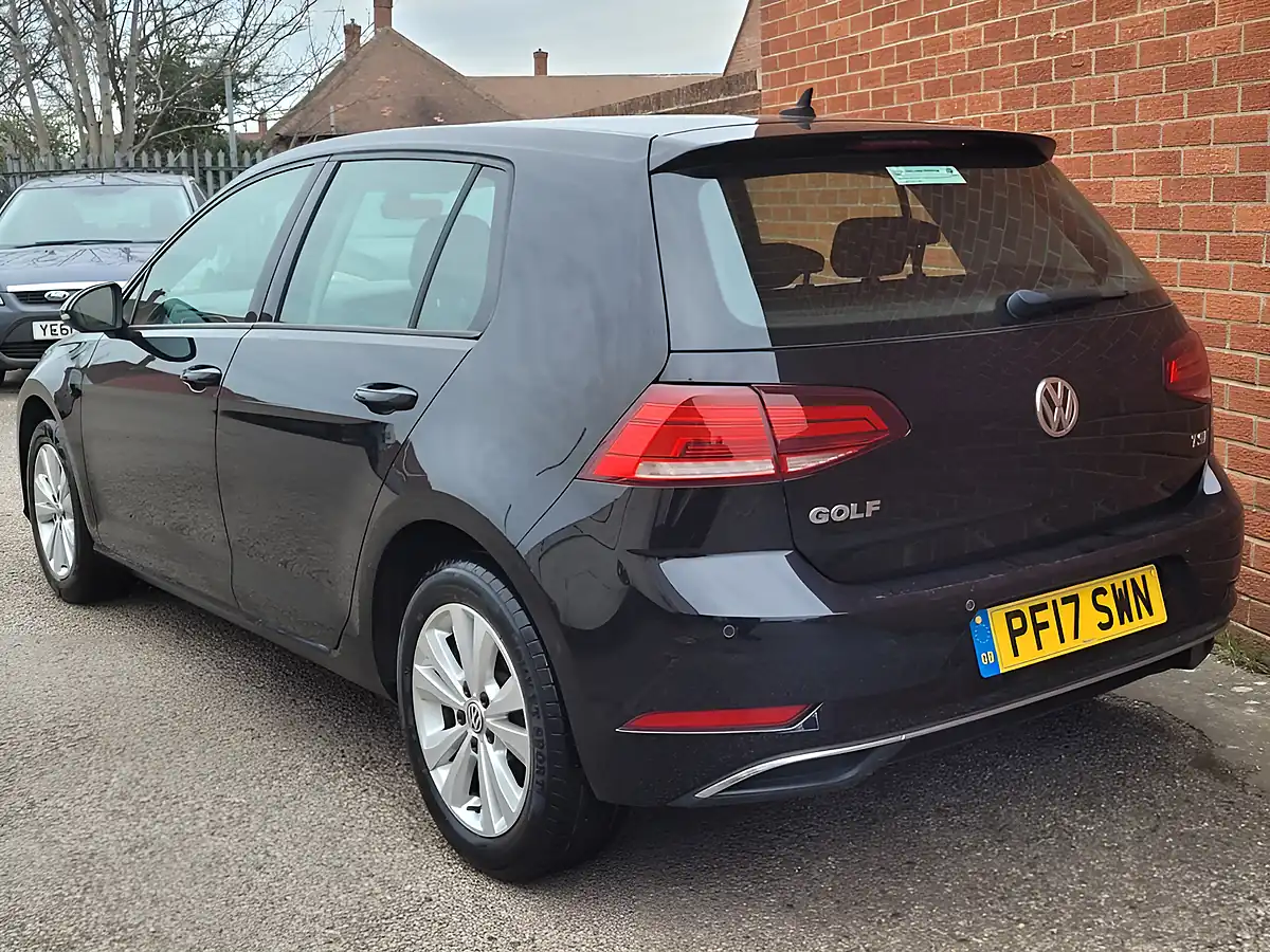 Used 2017 Volkswagen Golf Se Nav Black - Interior and Exterior details 3