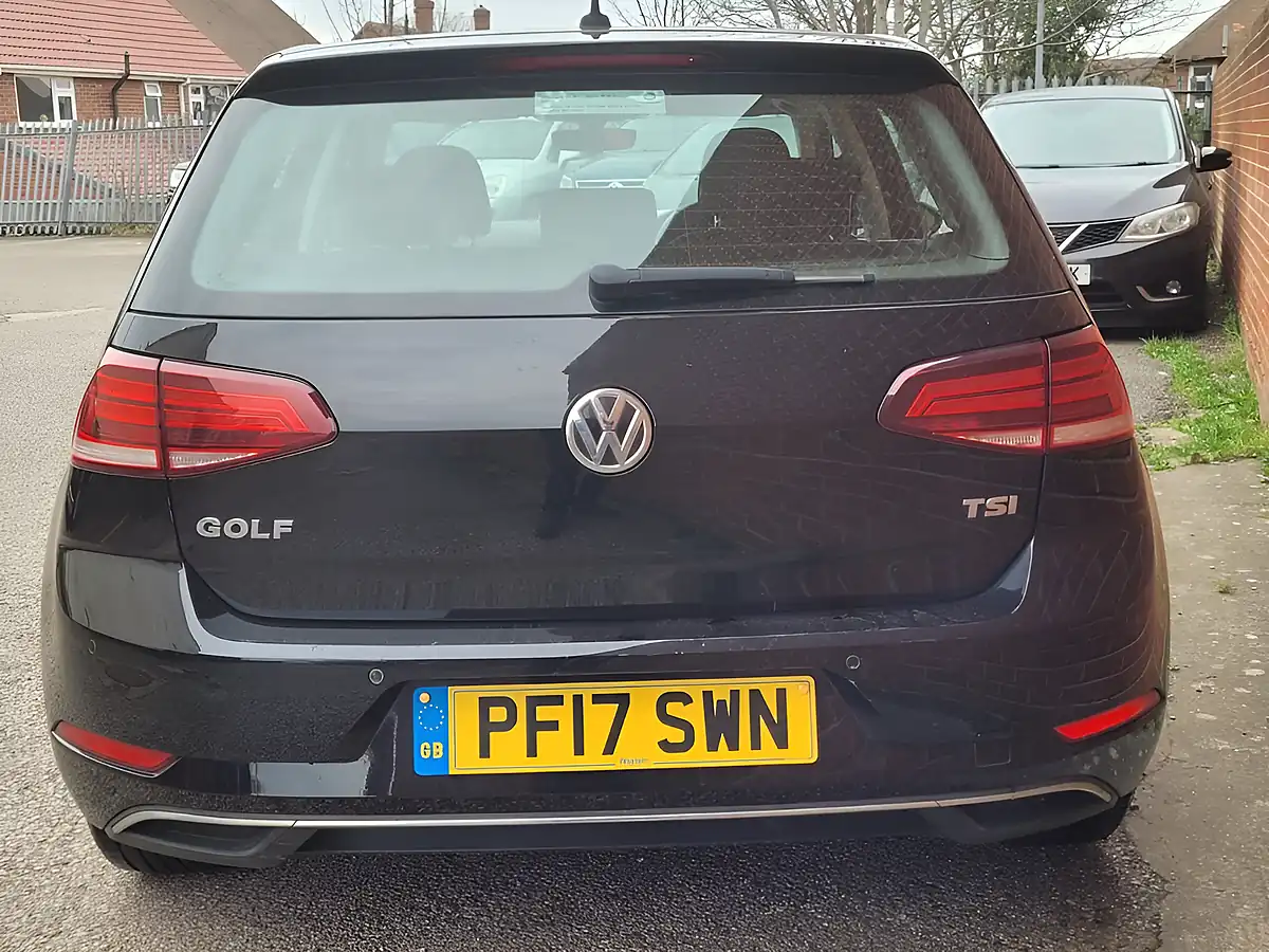 Used 2017 Volkswagen Golf Se Nav Black - Interior and Exterior details 4