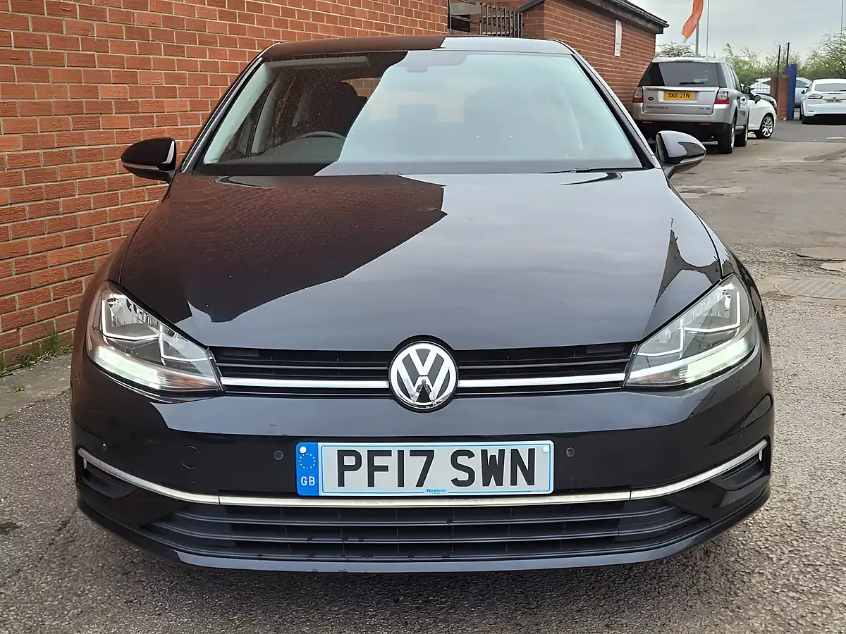 Used 2017 Volkswagen Golf Se Nav Black - Interior and Exterior details 9