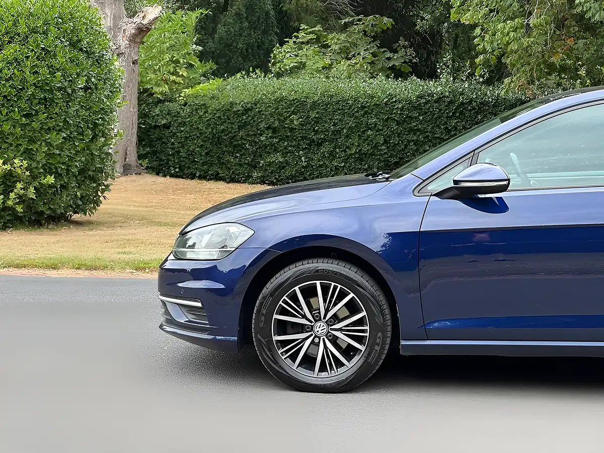 Used 2017 Volkswagen Golf Se Nav Blue - Interior and Exterior details 10