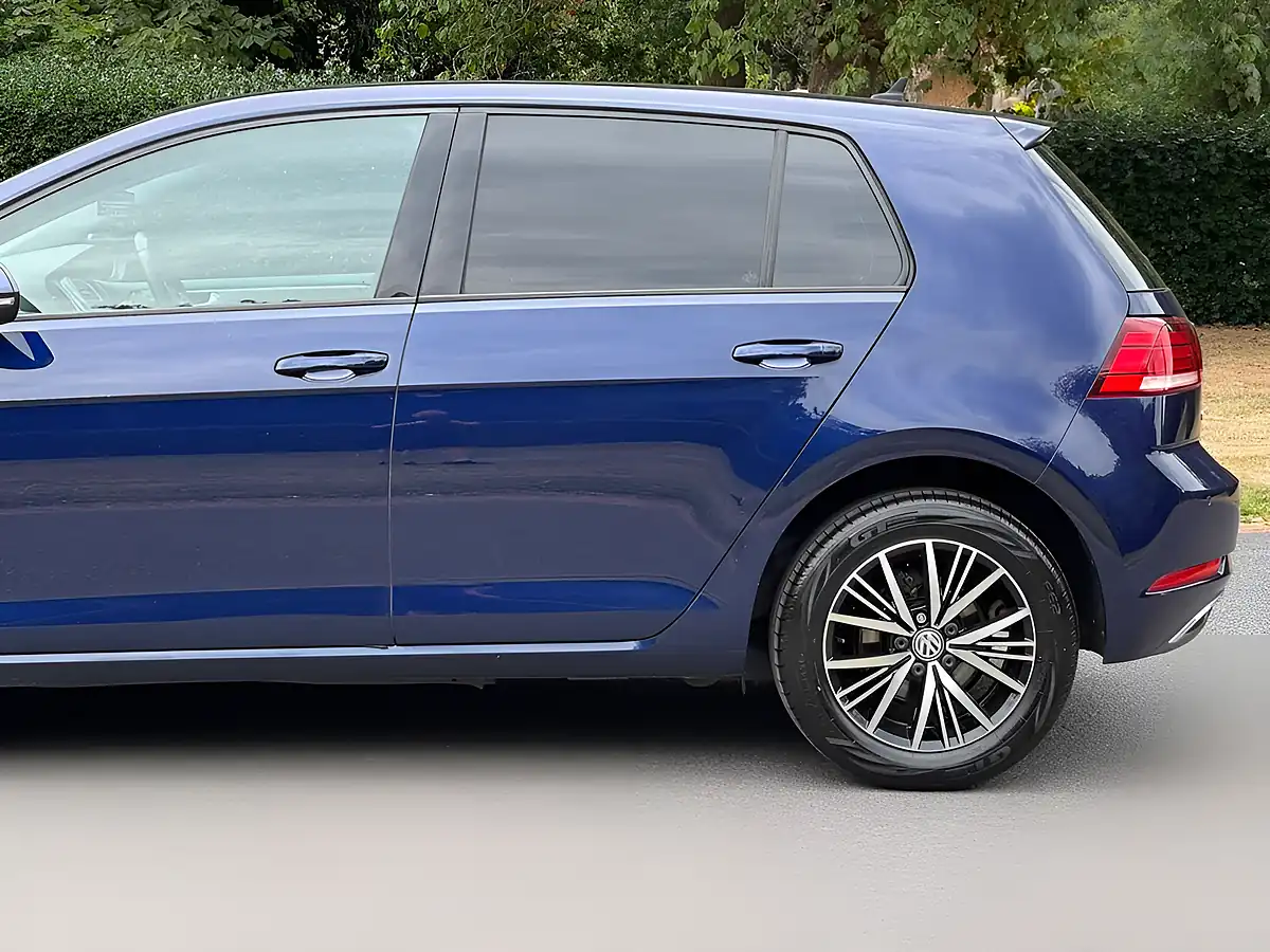 Used 2017 Volkswagen Golf Se Nav Blue - Interior and Exterior details 9