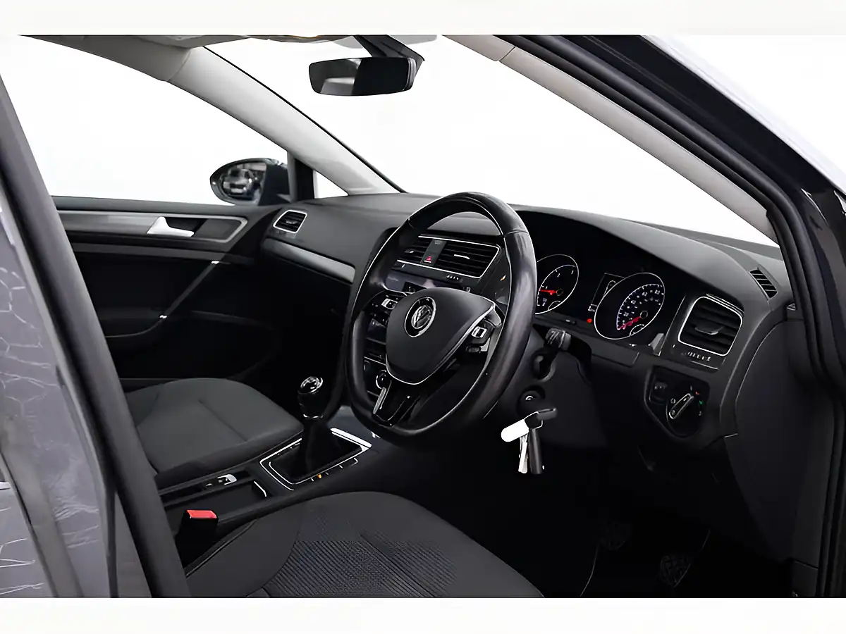 Used 2017 Volkswagen Golf Se Nav Grey - Interior and Exterior details 11