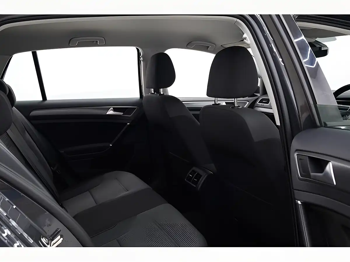Used 2017 Volkswagen Golf Se Nav Grey - Interior and Exterior details 13